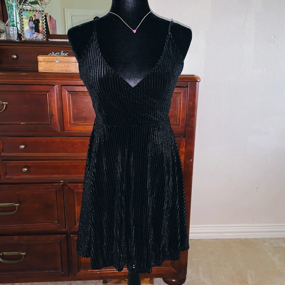 Forever 21 Dresses & Skirts - Little Black Dress ✨